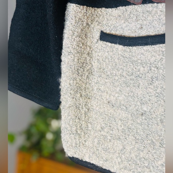 Vintage Wool and Bouclé Cardigan with Embroidery – Size XL - Picture 6 of 9